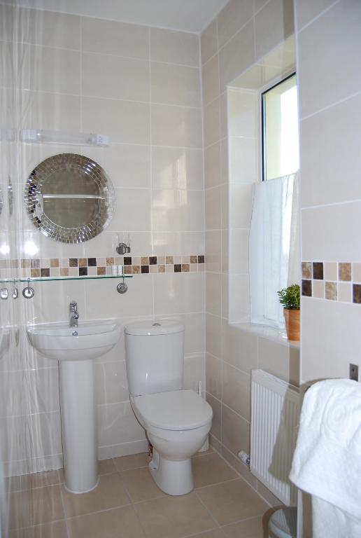 Clonmore Lodge B&B Quilty Room photo